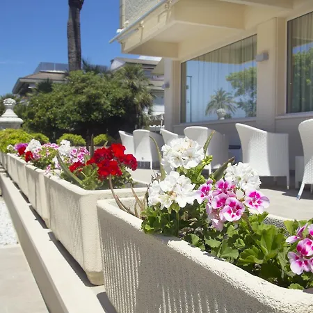 Отель Atlantico 4*